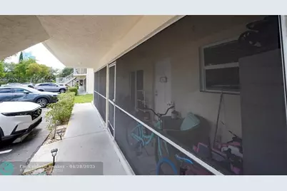 5377 SW 40th Ave, Unit #105, Fort Lauderdale, FL 33314 - Photo 6