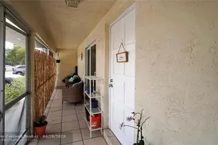 5377 SW 40th Ave, Fort Lauderdale, FL 33314 - Photo 4