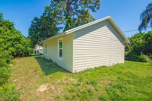 1325 17th Ct, Vero Beach, FL 32962 - Photo 14