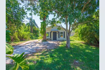 1325  17th Ct, Vero Beach, FL 32962 - Photo 1