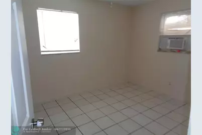 345 NW 5th St, Unit #4, Pompano Beach, FL 33060 - Photo 1