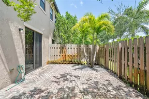 4990 Loebner Terrace, Davie, FL 33314 - Photo 20