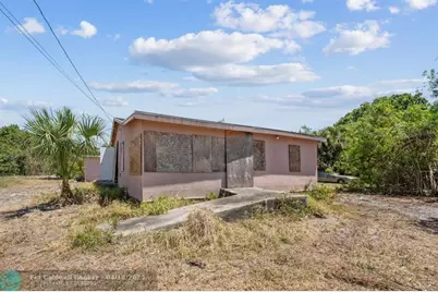 4250  29th Ave, Vero Beach, FL 32967 - Photo 4