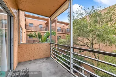 3050  Sunrise Lakes Dr, Unit #307, Sunrise, FL 33322 - Photo 18