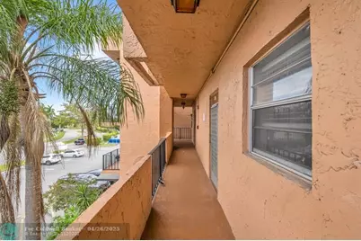 3050  Sunrise Lakes Dr, Unit #307, Sunrise, FL 33322 - Photo 24