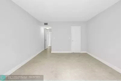 3050  Sunrise Lakes Dr, Unit #307, Sunrise, FL 33322 - Photo 14