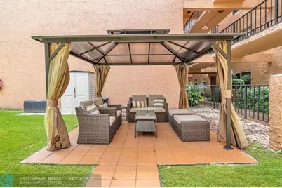 3050  Sunrise Lakes Dr, Unit #307, Sunrise, FL 33322 - Photo 26