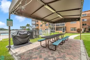 3050 Sunrise Lakes Dr Unit, Sunrise, FL 33322 - Photo 28