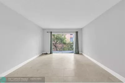 3050  Sunrise Lakes Dr, Unit #307, Sunrise, FL 33322 - Photo 6