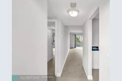 3050  Sunrise Lakes Dr, Unit #307, Sunrise, FL 33322 - Photo 4