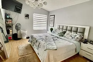 1960 NW 188th Ave, Pembroke Pines, FL 33029 - Photo 18