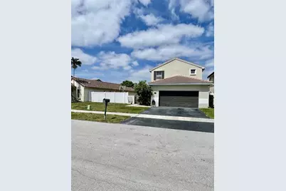 1960 NW 188th Ave, Pembroke Pines, FL 33029 - Photo 2