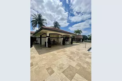 1960 NW 188th Ave, Pembroke Pines, FL 33029 - Photo 30