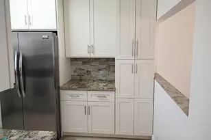 9481 Sunrise Lakes Blvd, Sunrise, FL 33322 - Photo 4