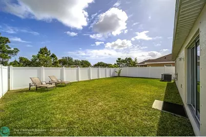 5485 NW Pine Trail Cir, Port Saint Lucie, FL 34983 - Photo 4