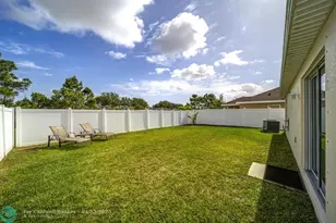 5485 NW Pine Trail Cir, Port Saint Lucie, FL 34983 - Photo 4