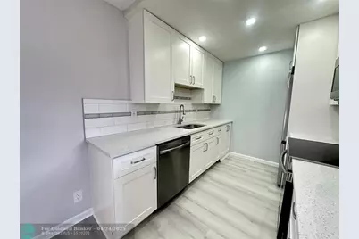 2048  Newport  N, Unit #2048, Deerfield Beach, FL 33442 - Photo 2