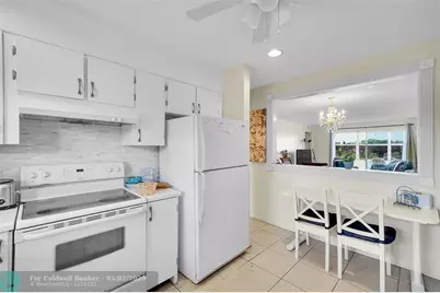 9020  Sunrise Lakes Blvd, Unit #306, Sunrise, FL 33322 - Photo 2