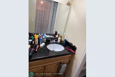 9330  Lagoon Pl, Unit #406, Davie, FL 33324 - Photo 10