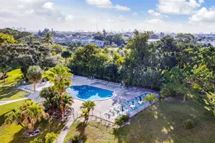 4330 Hillcrest Dr, Hollywood, FL 33021 - Photo 12