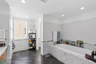 6001 Laguna Path S, Miami Beach, FL 33141 - Photo 38