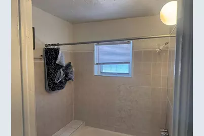 1735 NW 69th St, Miami, FL 33147 - Photo 10