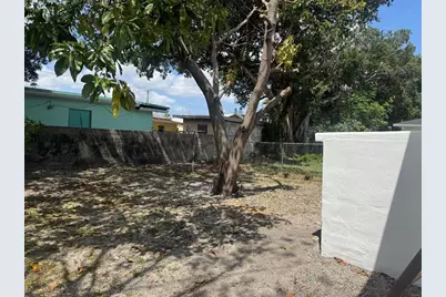 1735 NW 69th St, Miami, FL 33147 - Photo 28