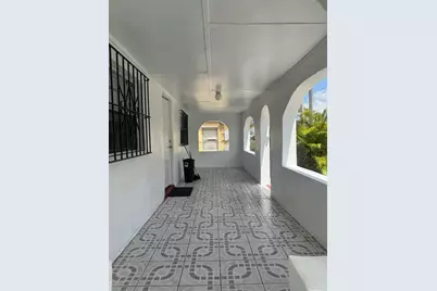 1735 NW 69th St, Miami, FL 33147 - Photo 32