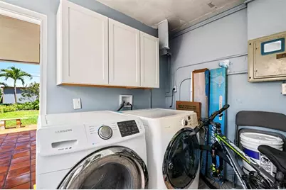 81 NW 37th St, Oakland Park, FL 33309 - Photo 34