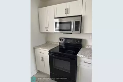 1401  NW 45th St, Unit #4, Deerfield Beach, FL 33064 - Photo 4