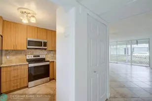 113 Royal Park Unit, Oakland Park, FL 33309 - Photo 12