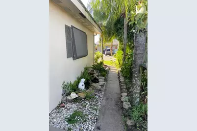 4401 NW 43 Avenue, Tamarac, FL 33319 - Photo 18