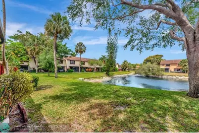 3725  Carambola Cir, Unit #2824, Coconut Creek, FL 33066 - Photo 44