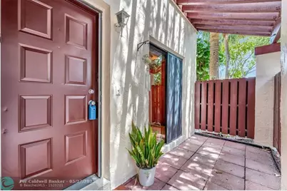 3725  Carambola Cir, Unit #2824, Coconut Creek, FL 33066 - Photo 4