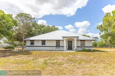 2258 NE 54th Trl, Okeechobee, FL 34972 - Photo 1