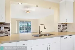 111 SE 3 Ave Unit, Dania Beach, FL 33004 - Photo 2