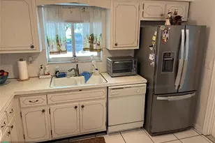 412 S Luna Ct, Hollywood, FL 33021 - Photo 16