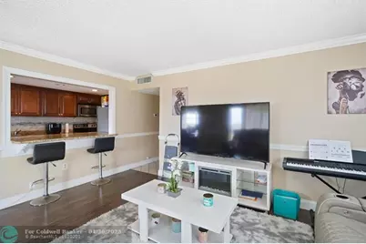 4174  Inverrary Dr, Unit #701, Lauderhill, FL 33319 - Photo 4