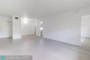 2424 SE 17th St, Fort Lauderdale, FL 33316 - Photo 2