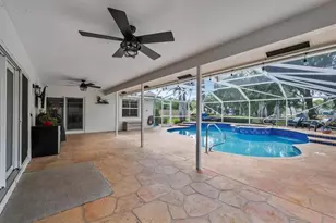 13813 Geranium Pl, Wellington, FL 33414 - Photo 4