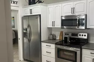 13813 Geranium Pl, Wellington, FL 33414 - Photo 12