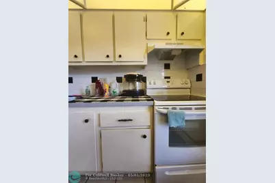 5851 NW 62nd Ave, Unit #105, Tamarac, FL 33319 - Photo 10