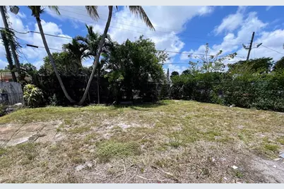 981 NW 16th Ave, Fort Lauderdale, FL 33311 - Photo 18