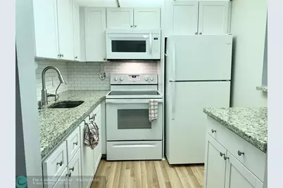 16  Newport Crescent A, Unit #16A, Deerfield Beach, FL 33442 - Photo 2