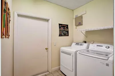 2565  Kerry Dr, Cooper City, FL 33026 - Photo 32