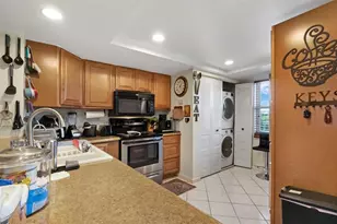 7688 NW 18th St, Margate, FL 33063 - Photo 2