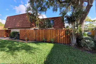 3210 Spanish Wells Dr, Delray Beach, FL 33445 - Photo 2