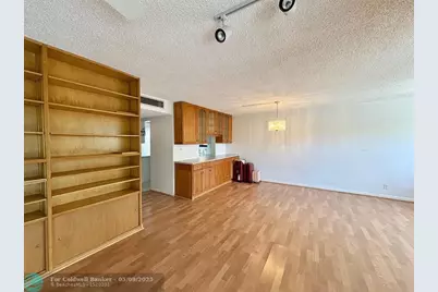 2306 S Cypress Bend Dr, Unit #319, Pompano Beach, FL 33069 - Photo 2