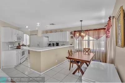 16727  Sapphire Isle, Weston, FL 33331 - Photo 12