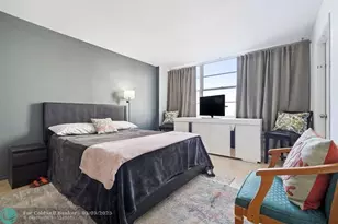 18021 Biscayne Blvd, North Miami Beach, FL 33160 - Photo 16